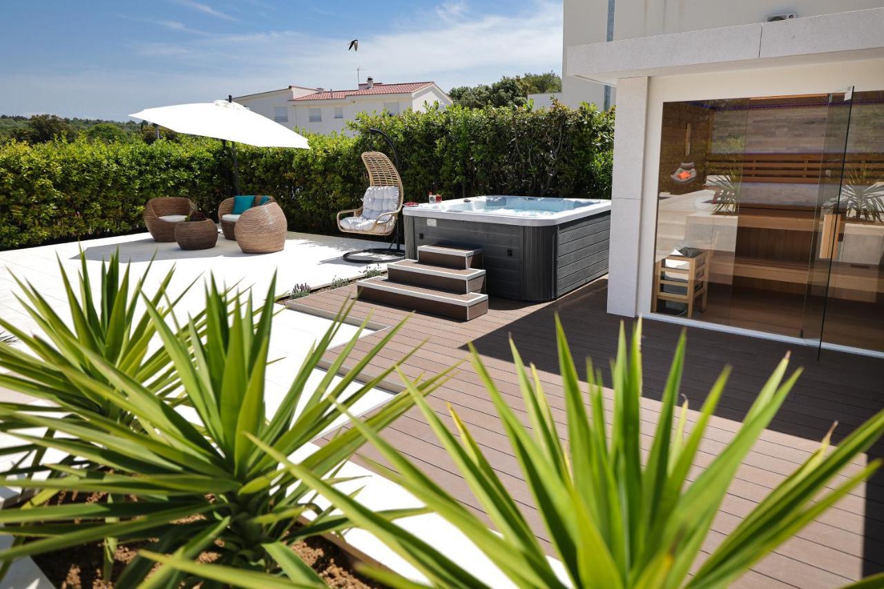 Villa Pino With Pool, Sauna & Jacuzzi Petrcane Eksteriør bilde