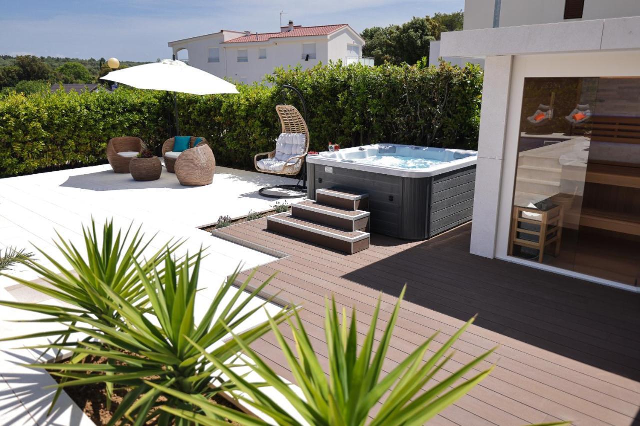 Villa Pino With Pool, Sauna & Jacuzzi Petrcane Eksteriør bilde