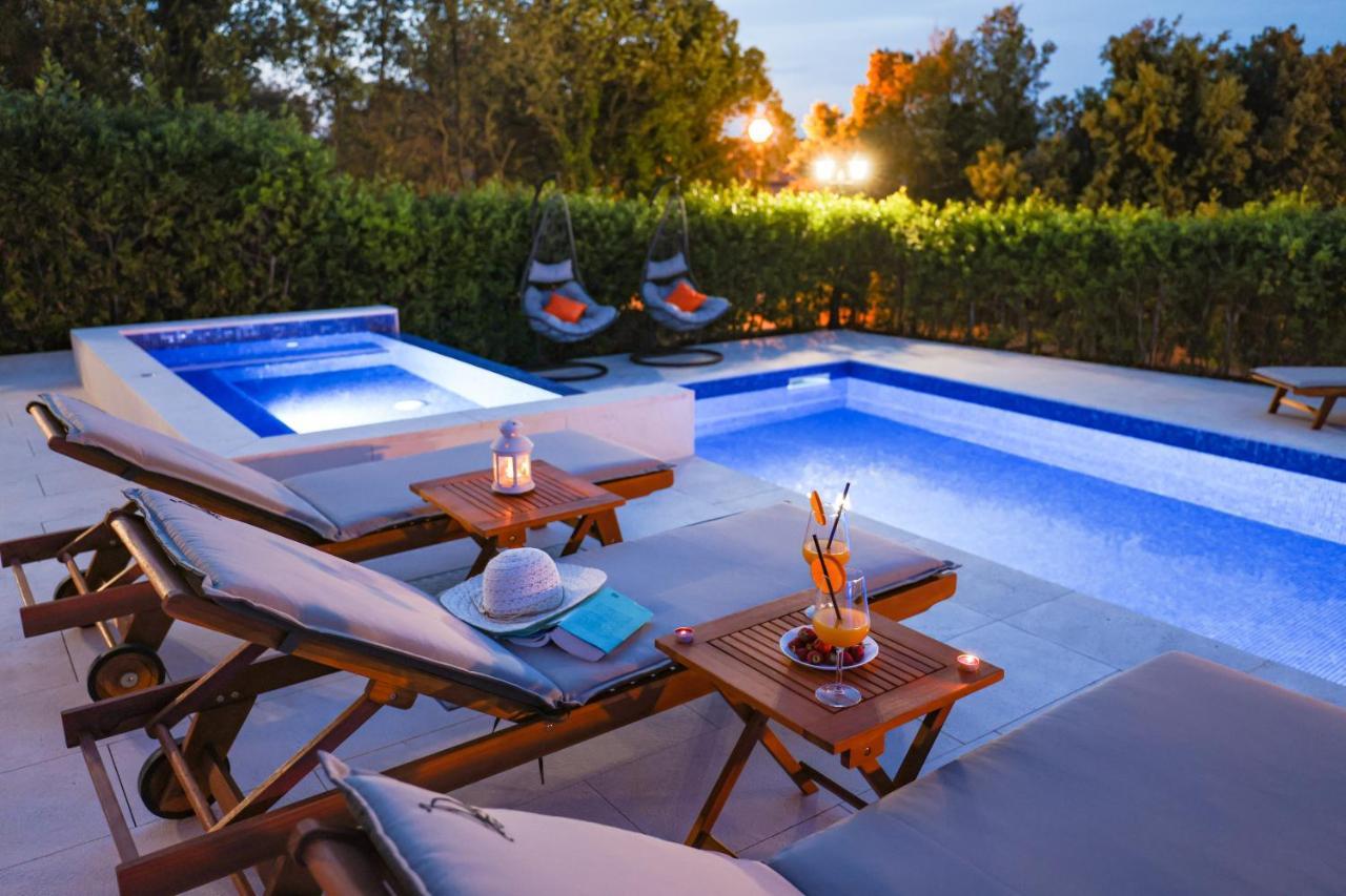 Villa Pino With Pool, Sauna & Jacuzzi Petrcane Eksteriør bilde