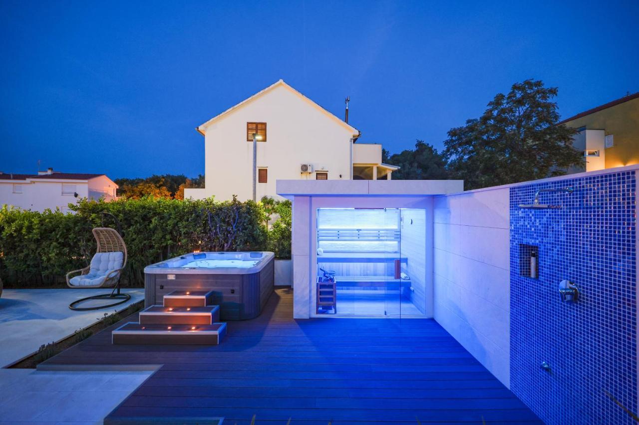 Villa Pino With Pool, Sauna & Jacuzzi Petrcane Eksteriør bilde
