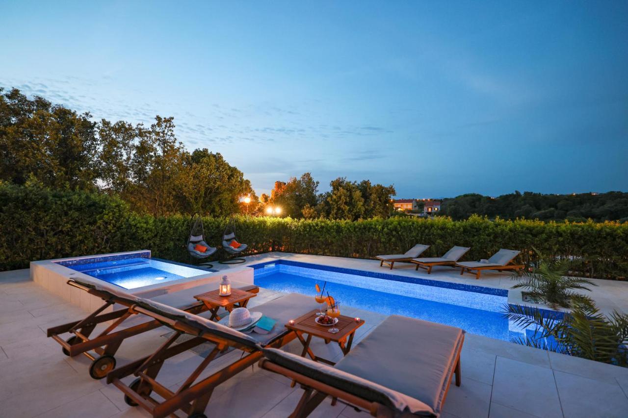 Villa Pino With Pool, Sauna & Jacuzzi Petrcane Eksteriør bilde