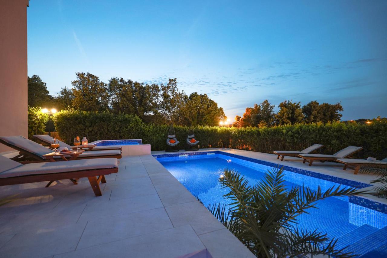 Villa Pino With Pool, Sauna & Jacuzzi Petrcane Eksteriør bilde