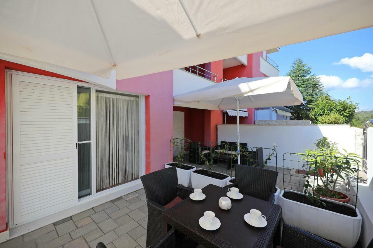 Villa Pino With Pool, Sauna & Jacuzzi Petrcane Eksteriør bilde