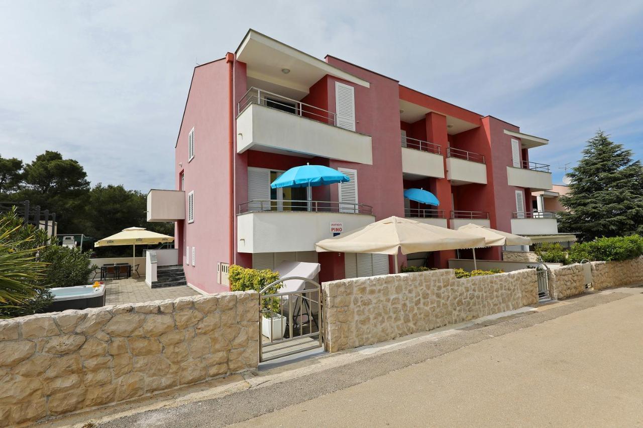 Villa Pino With Pool, Sauna & Jacuzzi Petrcane Eksteriør bilde